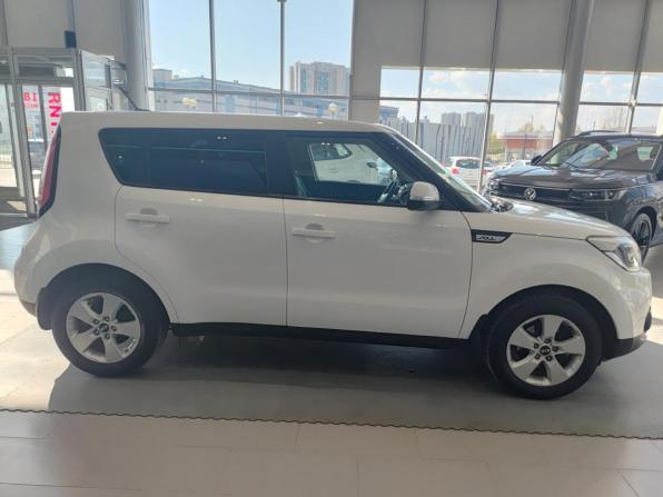 Kia Soul II Рестайлинг с пробегом 2018 года, цена 1 813 000 рублей, 53905 км, хэтчбек, Автокод Объявления