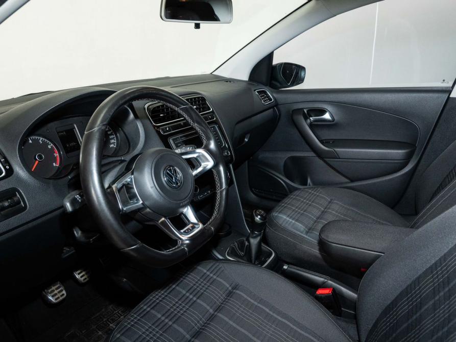 Volkswagen Polo V Рестайлинг Казань  - изображение 5