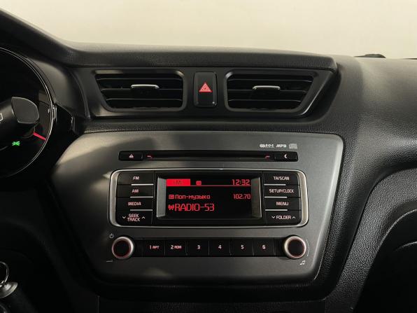 Kia Rio III Рестайлинг с пробегом 2015 года, цена 939 900 рублей, 174000 км, хэтчбек, Автокод Объявления