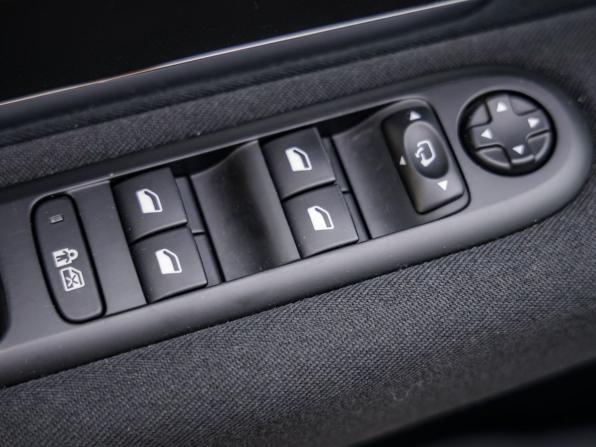 Peugeot 3008 I с пробегом 2012 года, цена 1 048 000 рублей, 66966 км, внедорожник, Автокод Объявления