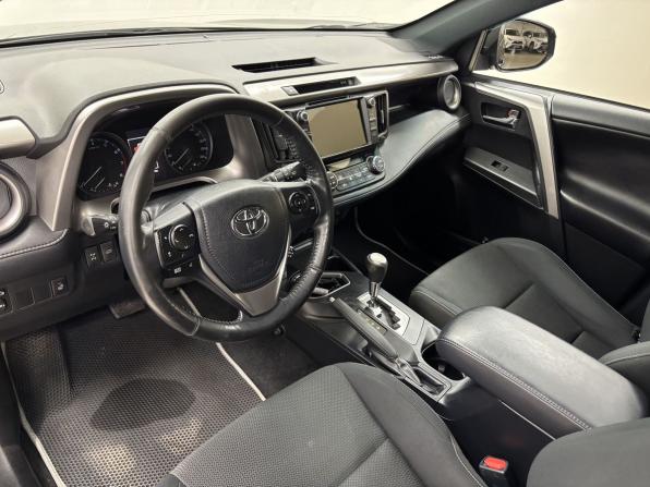 Toyota RAV4 IV (XA40) Рестайлинг с пробегом 2019 года, цена 2 728 000 рублей, 119000 км, внедорожник, Автокод Объявления