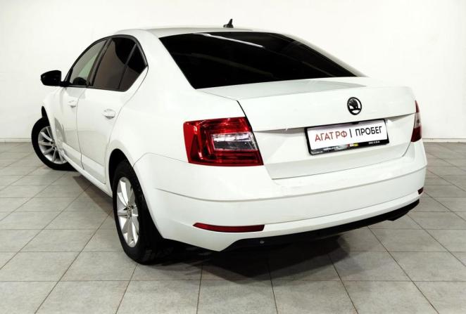 Skoda Octavia III (A7) Рестайлинг с пробегом 2018 года, цена 1 520 000 рублей, 110333 км, лифтбек, Автокод Объявления