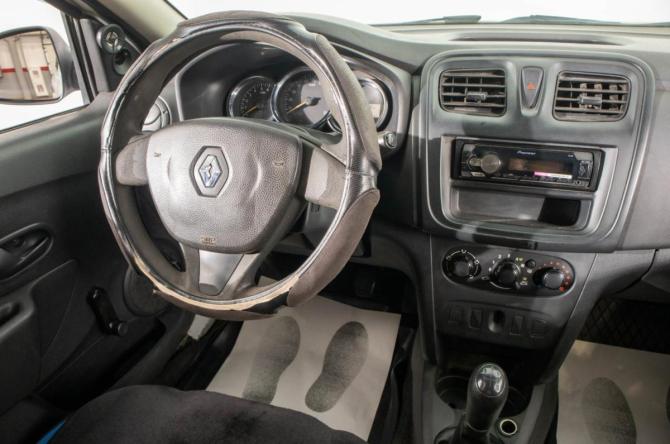 Renault Logan II с пробегом 2017 года, цена 739 000 рублей, 99000 км, седан, Автокод Объявления