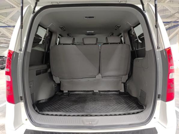 Hyundai H-1 II Рестайлинг с пробегом 2015 года, цена 1 699 000 рублей, 281157 км, минивэн, Автокод Объявления