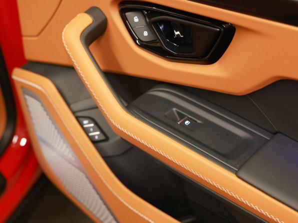 Lamborghini Urus I Рестайлинг с пробегом 2025 года, цена 43 000 000 рублей, 82 км, внедорожник, Автокод Объявления