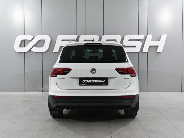 Volkswagen Tiguan II с пробегом 2018 года, цена 2 439 000 рублей, 118995 км, внедорожник, Автокод Объявления