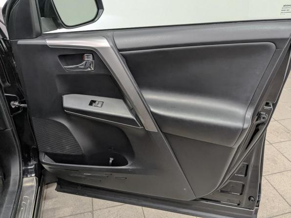 Toyota RAV4 IV (XA40) Рестайлинг с пробегом 2017 года, цена 2 270 000 рублей, 134953 км, внедорожник, Автокод Объявления