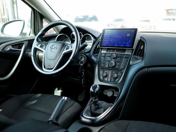 Opel Astra J Рестайлинг с пробегом 2014 года, цена 589 000 рублей, 226682 км, хэтчбек, Автокод Объявления