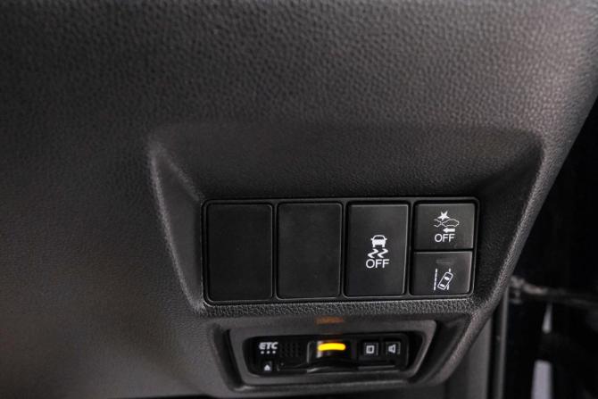 Honda Stepwgn V Рестайлинг с пробегом 2018 года, цена 2 239 000 рублей, 80000 км, минивэн, Автокод Объявления