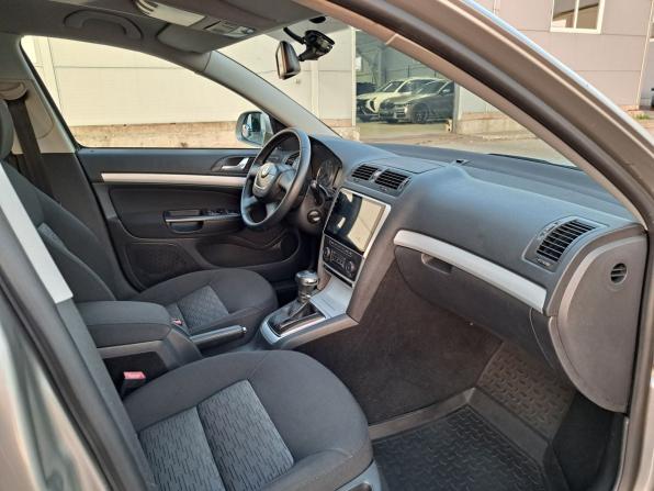 Skoda Octavia II (A5) Рестайлинг с пробегом 2011 года, цена 600 000 рублей, 156755 км, лифтбек, Автокод Объявления