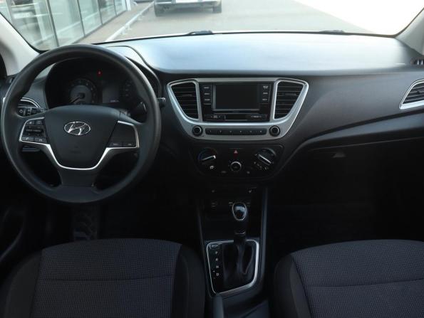 Hyundai Solaris II Рестайлинг с пробегом 2021 года, цена 1 663 000 рублей, 65030 км, седан, Автокод Объявления