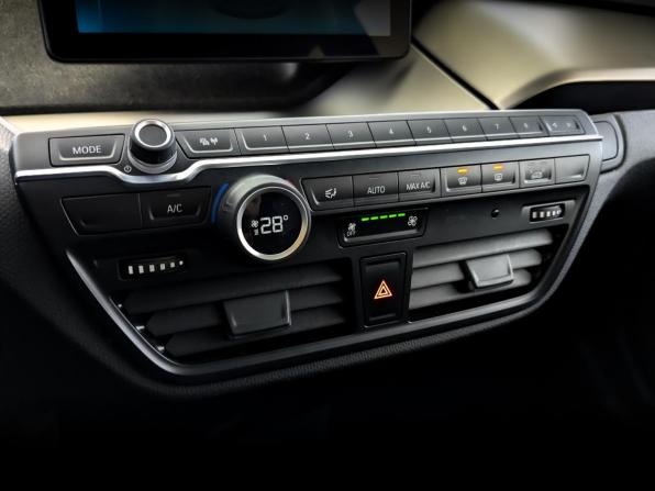 BMW i3 I (I01) Рестайлинг с пробегом 2021 года, цена 2 300 000 рублей, 111195 км, хэтчбек, Автокод Объявления