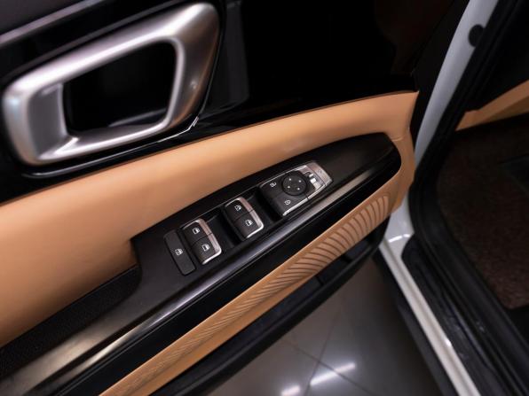 Kia Carnival III с пробегом 2021 года, цена 3 800 000 рублей, 62100 км, минивэн, Автокод Объявления
