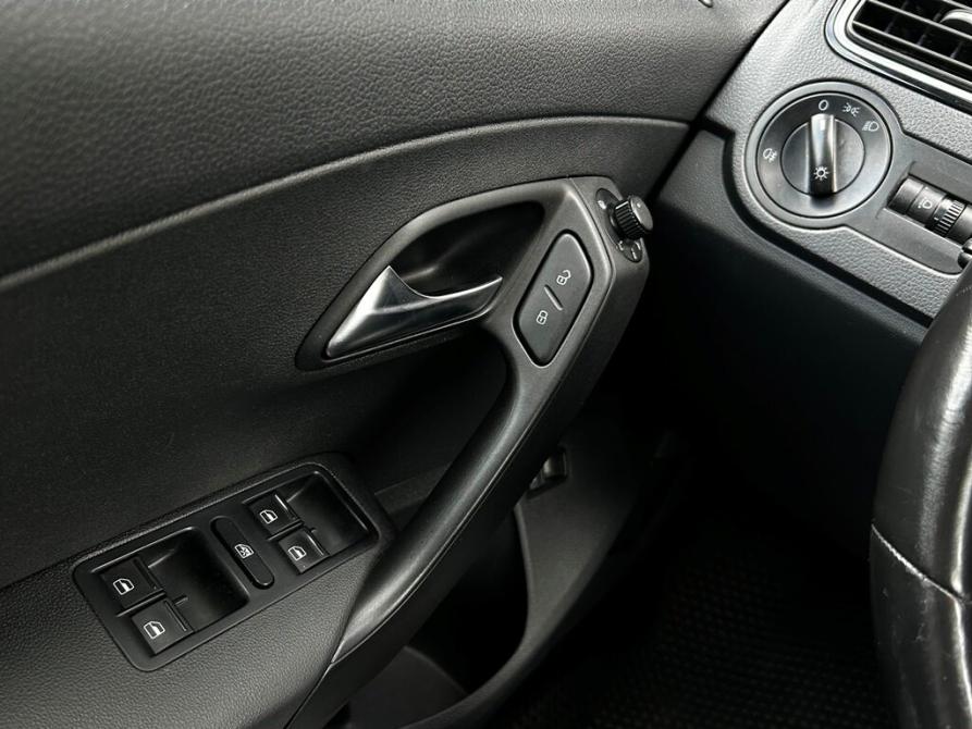Volkswagen Polo V Рестайлинг Санкт-Петербург  - изображение 18
