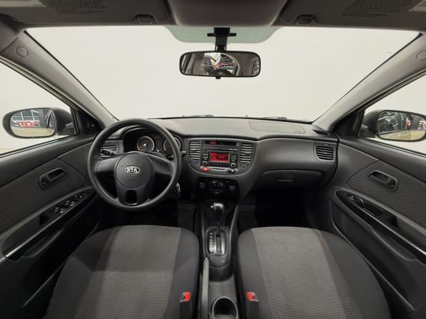 Kia Rio II Рестайлинг с пробегом 2010 года, цена 390 000 рублей, 301844 км, хэтчбек, Автокод Объявления