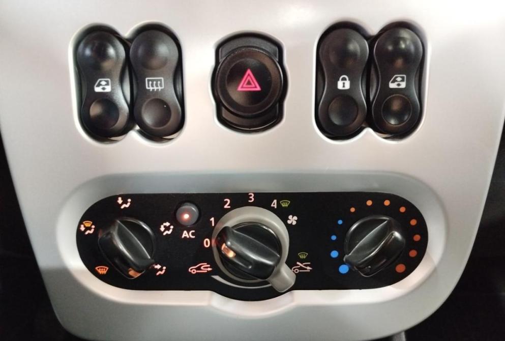 Renault Sandero I Саратов  - изображение 17