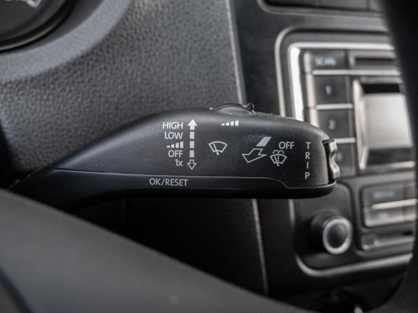 Volkswagen Polo V Рестайлинг с пробегом 2017 года, цена 900 000 рублей, 143036 км, седан, Автокод Объявления