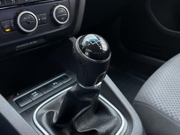 Volkswagen Jetta VI Рестайлинг с пробегом 2014 года, цена 900 000 рублей, 193143 км, седан, Автокод Объявления