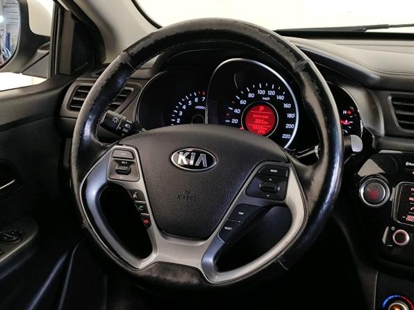 Kia Rio III Рестайлинг с пробегом 2015 года, цена 1 189 000 рублей, 88191 км, седан, Автокод Объявления