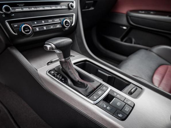 Kia Optima IV Рестайлинг с пробегом 2019 года, цена 2 235 000 рублей, 101101 км, седан, Автокод Объявления