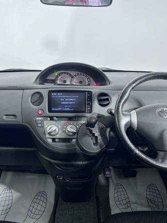 Toyota Sienta I Рестайлинг 2 с пробегом 2012 года, цена 860 000 рублей, 140271 км, минивэн, Автокод Объявления
