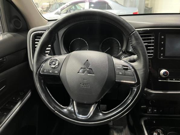 Mitsubishi Outlander III Рестайлинг 3 с пробегом 2020 года, цена 2 100 000 рублей, 85372 км, внедорожник, Автокод Объявления