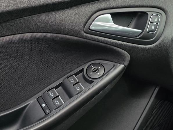 Ford Focus III Рестайлинг с пробегом 2019 года, цена 1 080 000 рублей, 195497 км, универсал, Автокод Объявления
