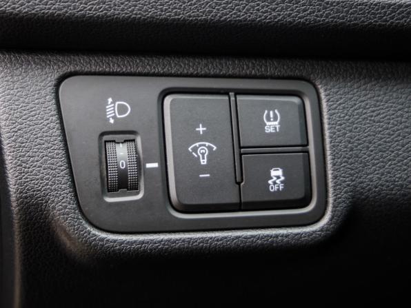 Hyundai Solaris II с пробегом 2017 года, цена 958 000 рублей, 203505 км, седан, Автокод Объявления