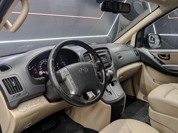 Hyundai H-1 II Рестайлинг 2 с пробегом 2021 года, цена 3 195 000 рублей, 141000 км, минивэн, Автокод Объявления