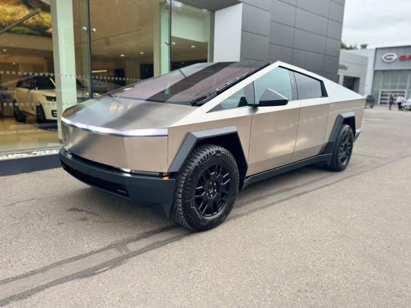 Tesla Cybertruck с пробегом 2024 года, цена 15 799 000 рублей, 2910 км, пикап, Автокод Объявления