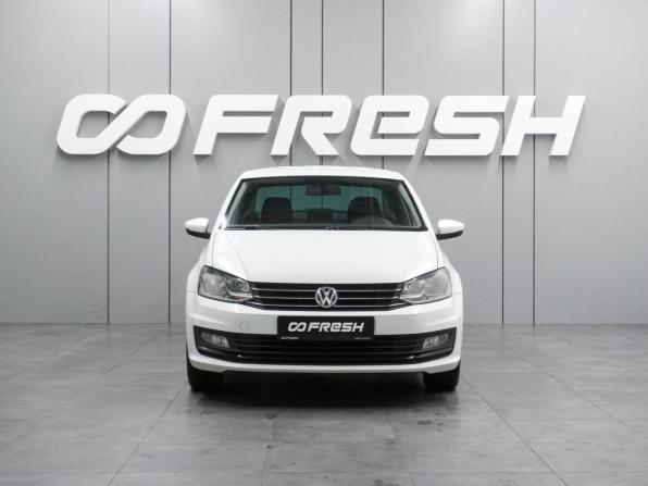 Volkswagen Polo V Рестайлинг с пробегом 2019 года, цена 1 399 000 рублей, 124874 км, седан, Автокод Объявления
