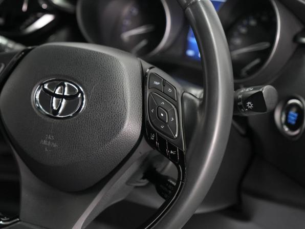 Toyota C-HR I с пробегом 2017 года, цена 1 799 000 рублей, 38000 км, внедорожник, Автокод Объявления