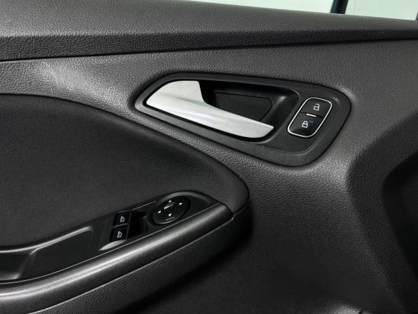 Ford Focus III Рестайлинг с пробегом 2015 года, цена 940 000 рублей, 142206 км, универсал, Автокод Объявления