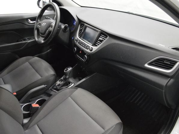 Hyundai Solaris II с пробегом 2017 года, цена 1 083 000 рублей, 179108 км, седан, Автокод Объявления