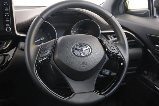 Toyota C-HR I Рестайлинг с пробегом 2019 года, цена 2 149 000 рублей, 70000 км, внедорожник, Автокод Объявления