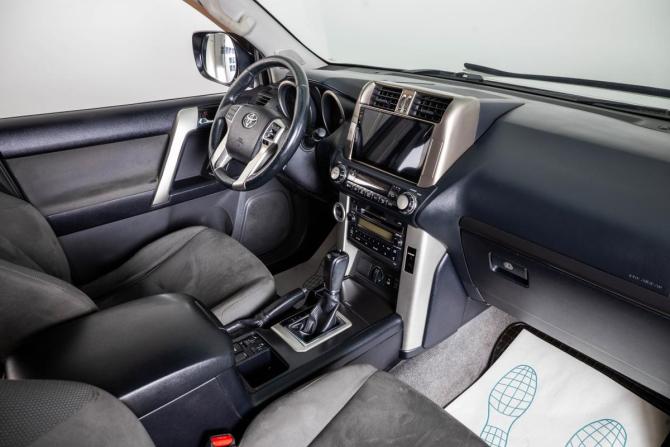 Toyota Land Cruiser Prado 150 Series с пробегом 2010 года, цена 2 549 000 рублей, 180000 км, внедорожник, Автокод Объявления