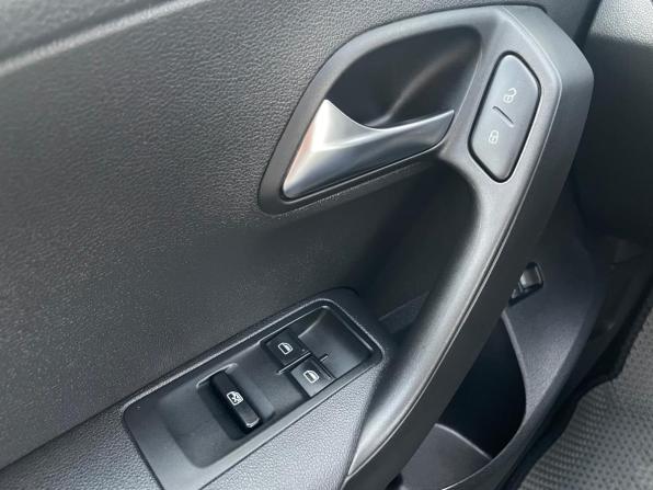 Volkswagen Polo V Рестайлинг с пробегом 2018 года, цена 1 149 000 рублей, 60250 км, седан, Автокод Объявления