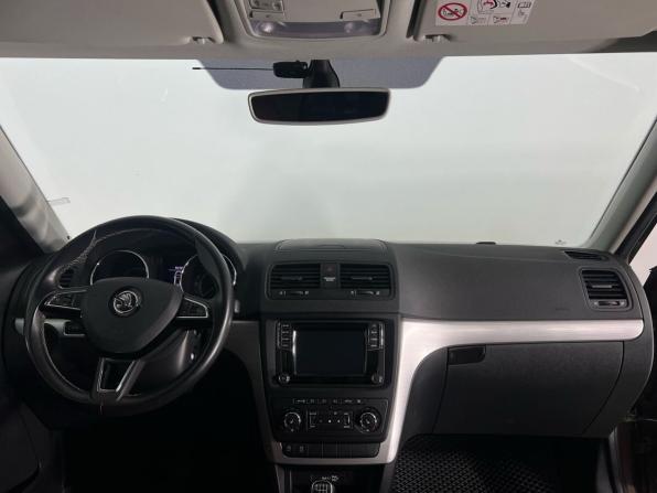 Skoda Yeti I Рестайлинг с пробегом 2016 года, цена 1 569 000 рублей, 66000 км, внедорожник, Автокод Объявления