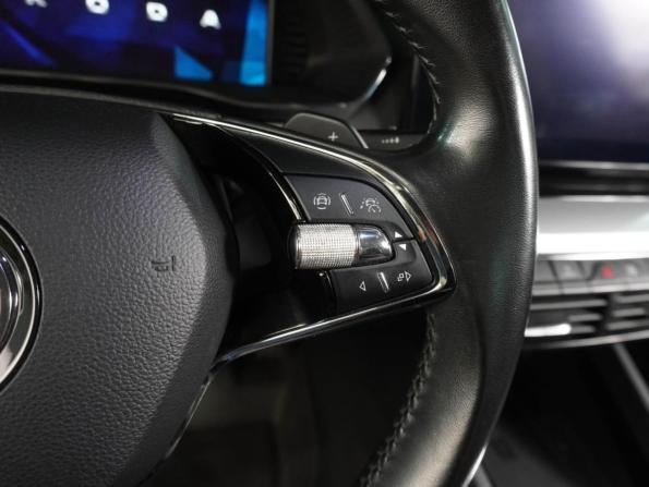 Skoda Octavia IV (A8) с пробегом 2020 года, цена 2 339 000 рублей, 118687 км, лифтбек, Автокод Объявления