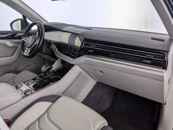 Volkswagen Touareg III с пробегом 2018 года, цена 4 950 000 рублей, 82468 км, внедорожник, Автокод Объявления