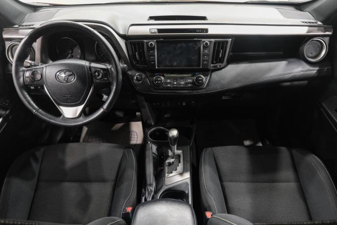 Toyota RAV4 IV (XA40) Рестайлинг с пробегом 2018 года, цена 2 699 000 рублей, 71000 км, внедорожник, Автокод Объявления
