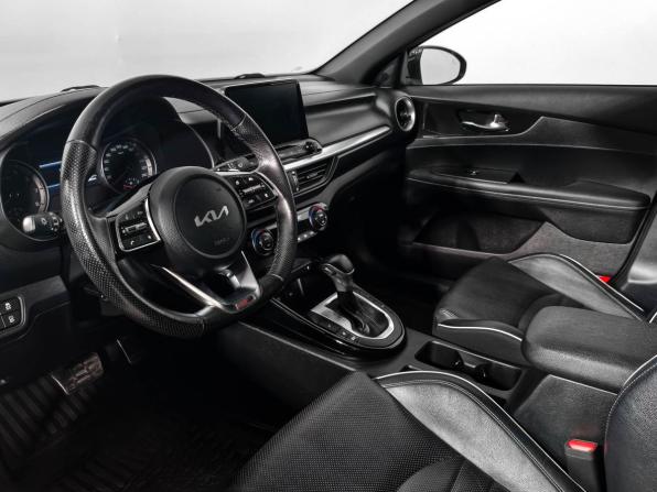 Kia Cerato IV Рестайлинг с пробегом 2022 года, цена 2 270 000 рублей, 106684 км, седан, Автокод Объявления
