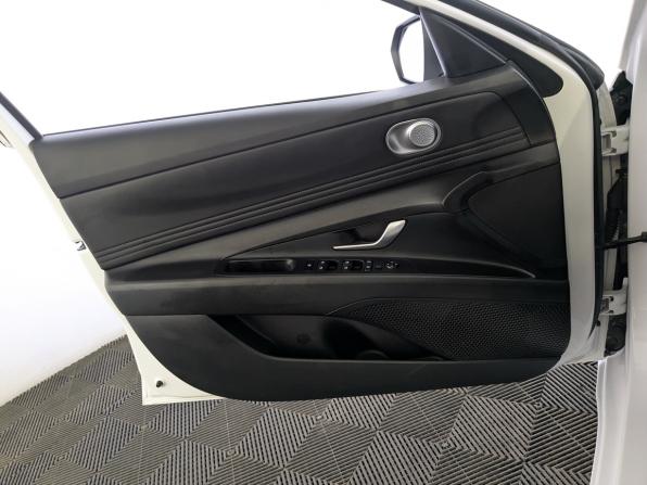 Hyundai Elantra VII (CN7) с пробегом 2022 года, цена 2 050 000 рублей, 69901 км, седан, Автокод Объявления