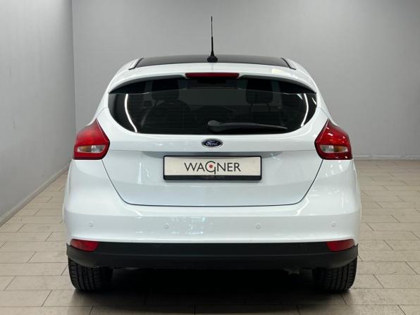 Ford Focus III Рестайлинг с пробегом 2017 года, цена 955 000 рублей, 168078 км, хэтчбек, Автокод Объявления