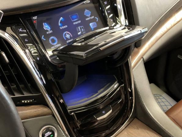 Cadillac Escalade IV с пробегом 2016 года, цена 3 400 000 рублей, 128221 км, внедорожник, Автокод Объявления
