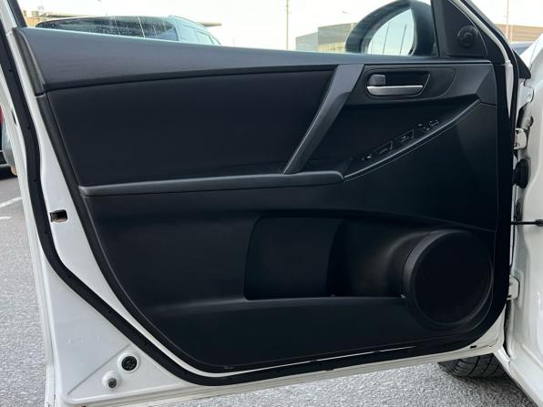 Mazda 3 II (BL) Рестайлинг с пробегом 2012 года, цена 825 000 рублей, 298522 км, седан, Автокод Объявления