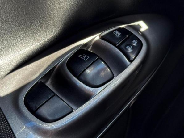 Nissan Juke I с пробегом 2011 года, цена 999 000 рублей, 131283 км, внедорожник, Автокод Объявления