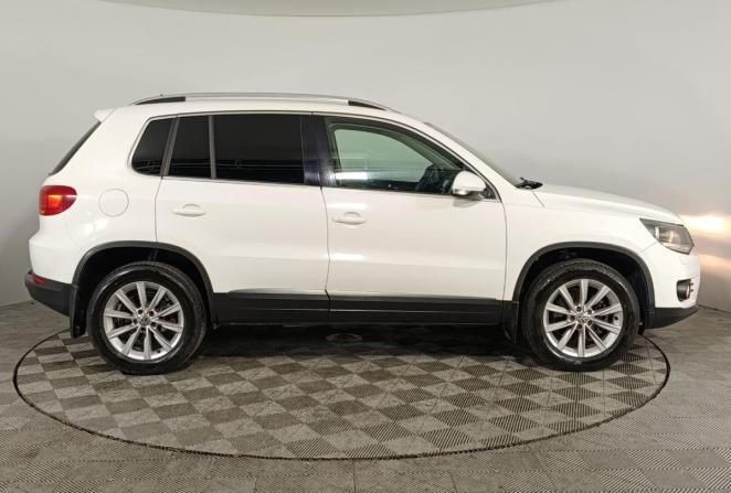 Volkswagen Tiguan I Рестайлинг с пробегом 2012 года, цена 1 222 000 рублей, 210032 км, внедорожник, Автокод Объявления