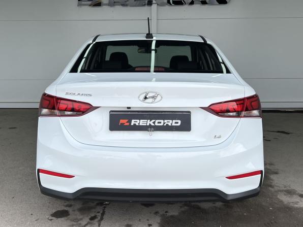 Hyundai Solaris II с пробегом 2017 года, цена 1 199 000 рублей, 161000 км, седан, Автокод Объявления