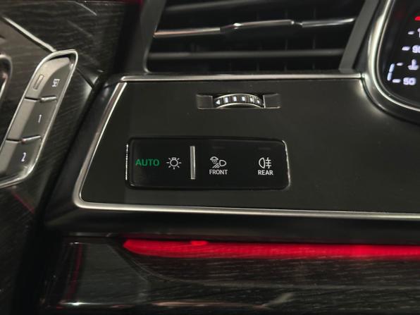 Audi Q8 I (4M) с пробегом 2018 года, цена 6 200 000 рублей, 114184 км, внедорожник, Автокод Объявления